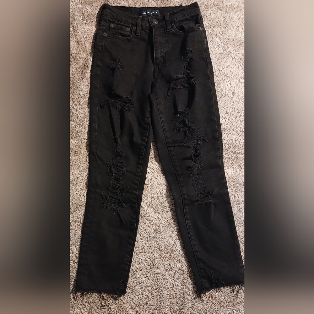 5/$25 Aeropostale Black Distressed Mom Jeans